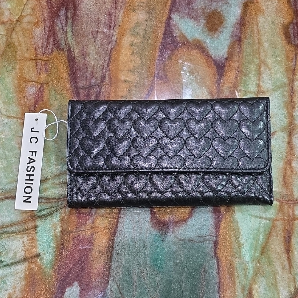 Black Quilted Heart Vegan Leather Trifold Wallet Nwt